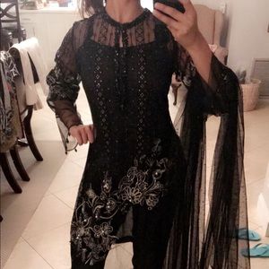 SOLD- Freesia by Suffuse Designer 4 piece